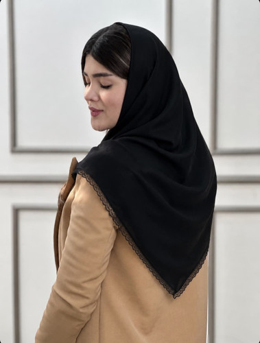 روسری نخی مشکی نگین کاری شده